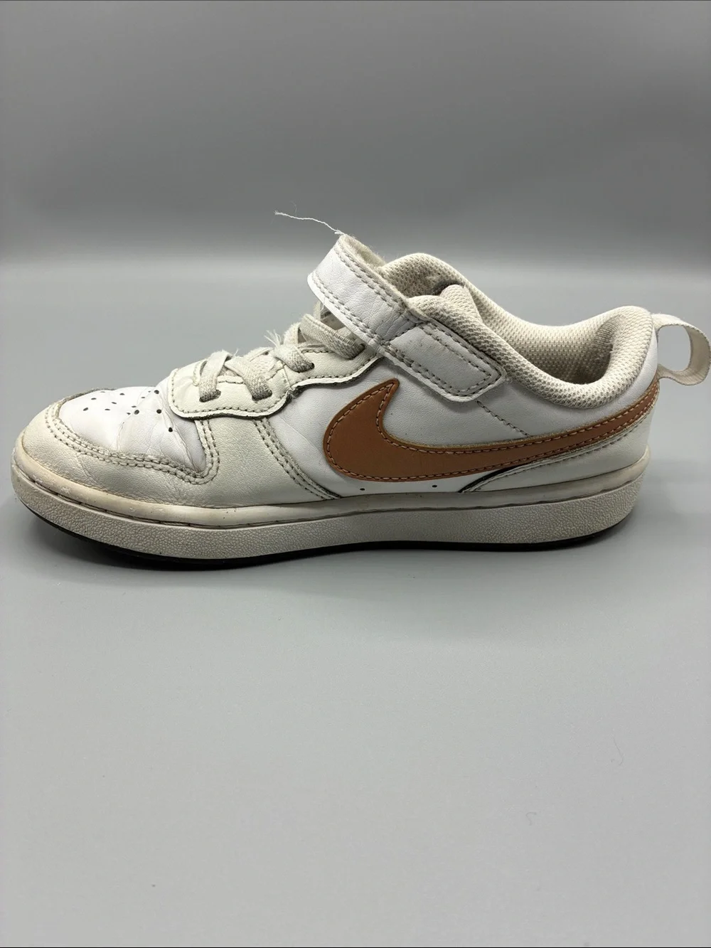 Nike court low